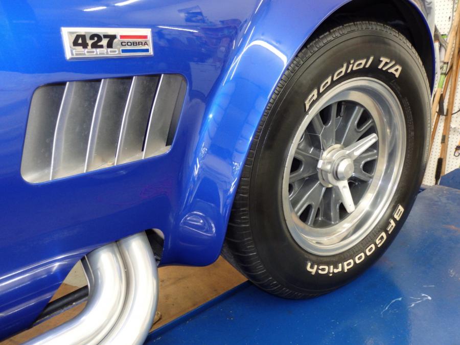 Детали экстерьера Shelby Cobra by Kirkham (KMP 174) 2002 года  (фото 37 из 151)